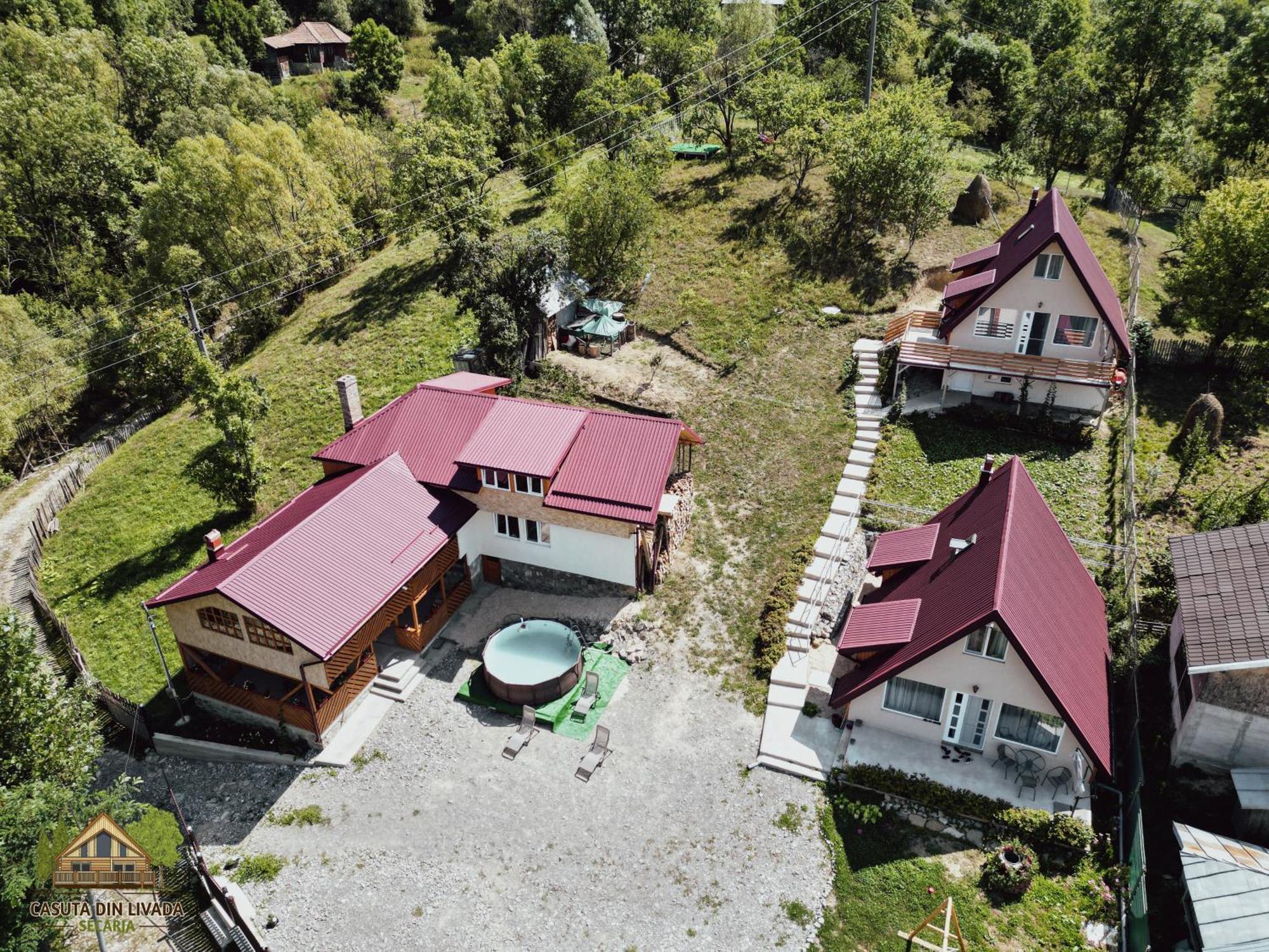 Вилла Casuta Din Livada Secaria Экстерьер фото