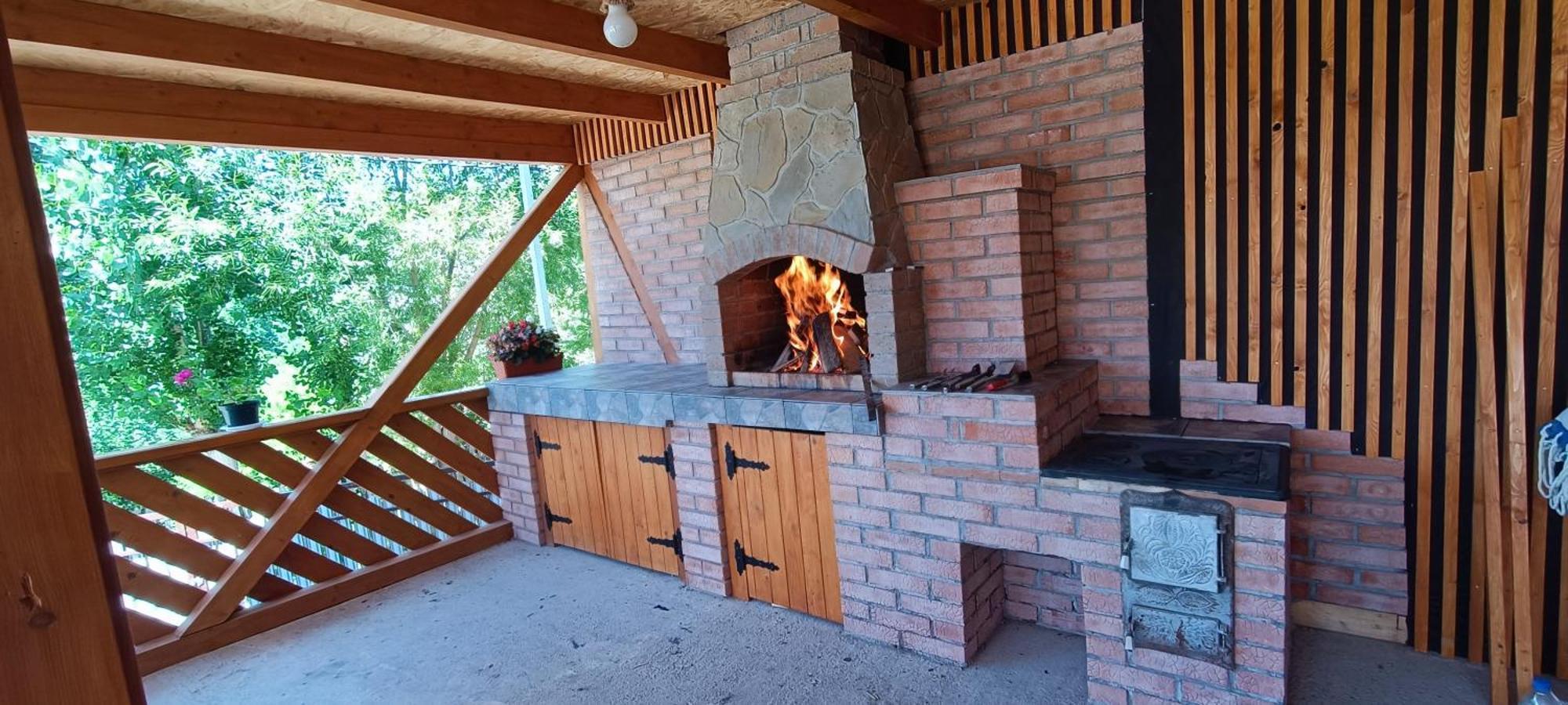 Вилла Casuta Din Livada Secaria Экстерьер фото